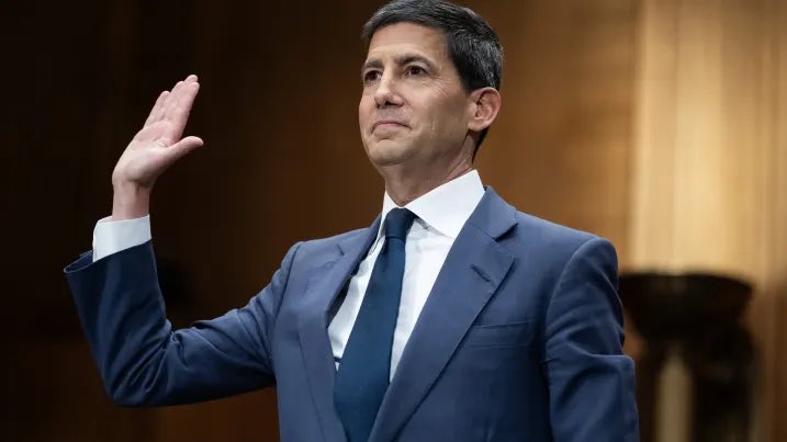StockMKTNewz's tweet photo. 🇺🇸 President Trump will swear in Kevin Warsh as the next chairman of the United States Federal Reserve on Friday - CNBC https://t.co/UowHw5P81e
