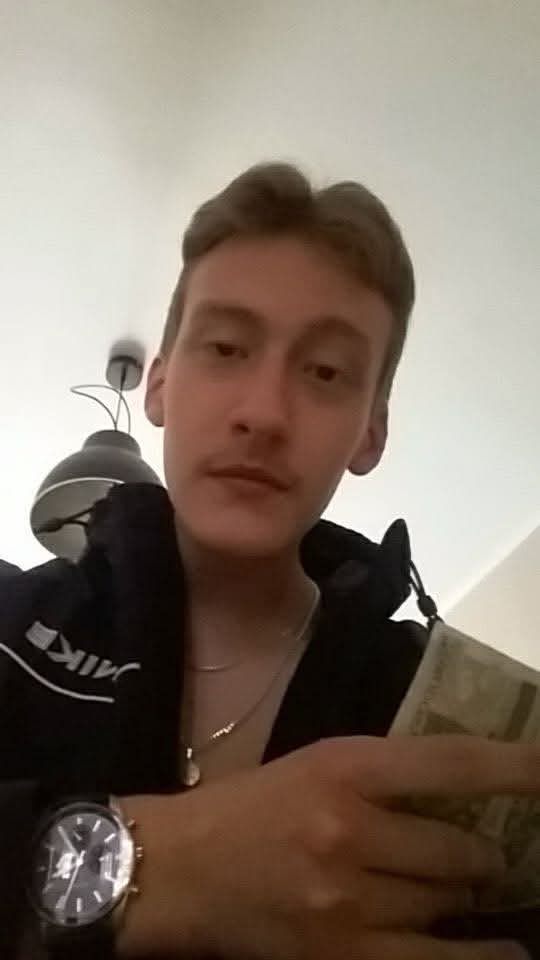 yungprzemek tweet media