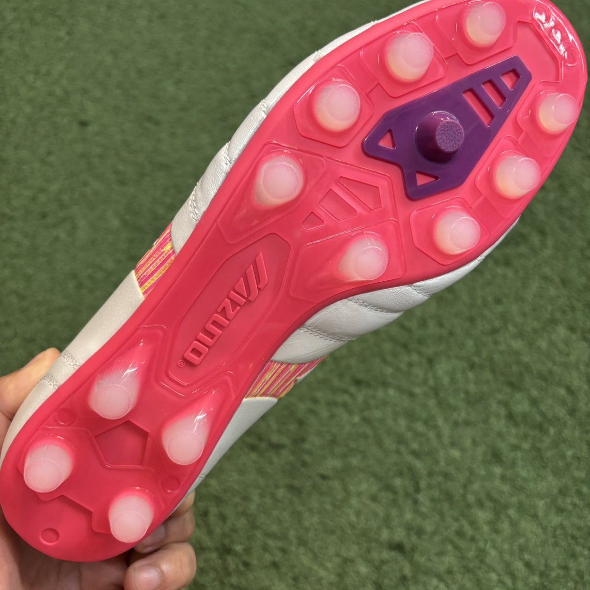 ㊙️再入荷情報 #MIZUNO より 予約時点で大人気だったBLAZING FLAIR