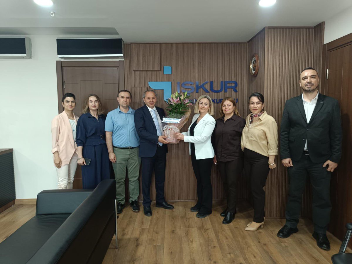 imdburosen's tweet photo. 📍 Kocaeli Çalışma ve İş Kurumu İl Müdürlüğü Ziyareti

Kocaeli Çalışma ve İş Kurumu İl Müdürü olarak atanan Sayın Murat Mustafa YAVUZ, Sendikamızın Kocaeli İl Yönetimi, Gebze ve Gölcük İlçe Yönetimlerimiz tarafından ziyaret edilmiştir.

Ziyarette, yeni görevinin kendisine ve kurumumuza hayırlı olması temennilerimizi ileterek başarı dileklerimizi paylaştık.

Nazik kabulleri için Sayın İl Müdürümüze teşekkür ederiz.
@TurkiyeIsKurumu @iskurkocaeli