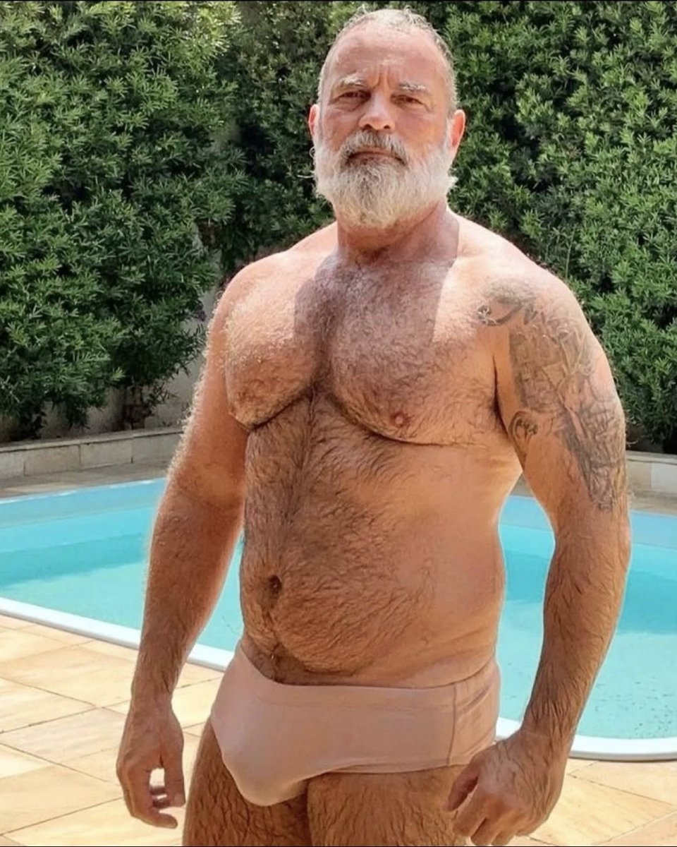 bruce_daddy99's tweet photo. hot daddy 🤤 https://t.co/UWmZb8MZBH