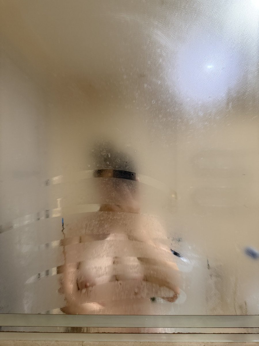 pebsckwqj's tweet photo. Не жарко 🥵 https://t.co/YVUGv1K0qB