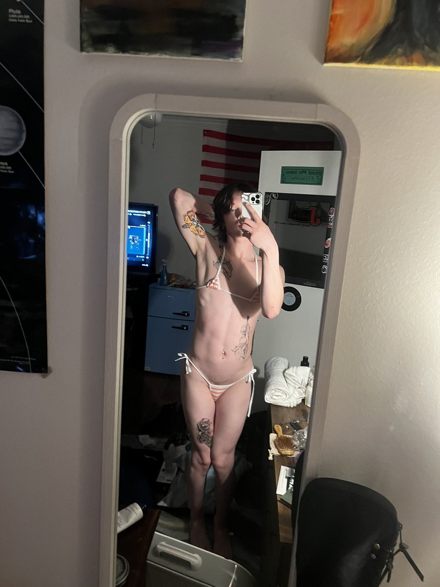 LaylayDongs's tweet photo. Full photo shoot on my OF!! Can’t post but 3 like pictures here :/
#femboy #nsfw #nsfwtwt https://t.co/fIjldO9Vd4