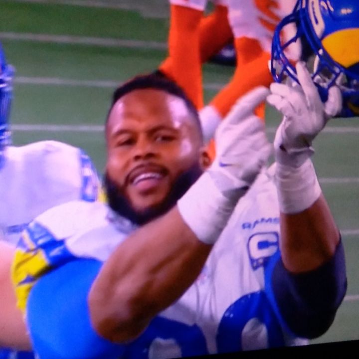 brenniewebb's tweet photo. Art of the Day! "The Superbowl Ring Just Won". Buy at: https://t.co/UecpGJpTjo https://t.co/EAIQeAi3Ce