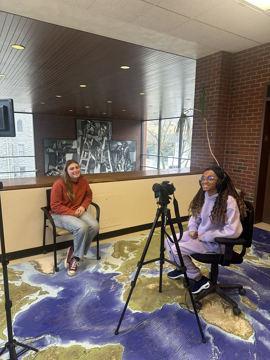 olaroseofficial's tweet photo. I’m thankful for the amazing experiences I had in my 2nd semester at #syracuseuniversity, like being a writer for the Daily Orange, a Video Intern for the Admissions Office, &amp; having the pleasure to meet Syracuse Mayor Sharon Owens! #college Full recap: https://t.co/Of2Uxh8eOV https://t.co/aP0vvfb574