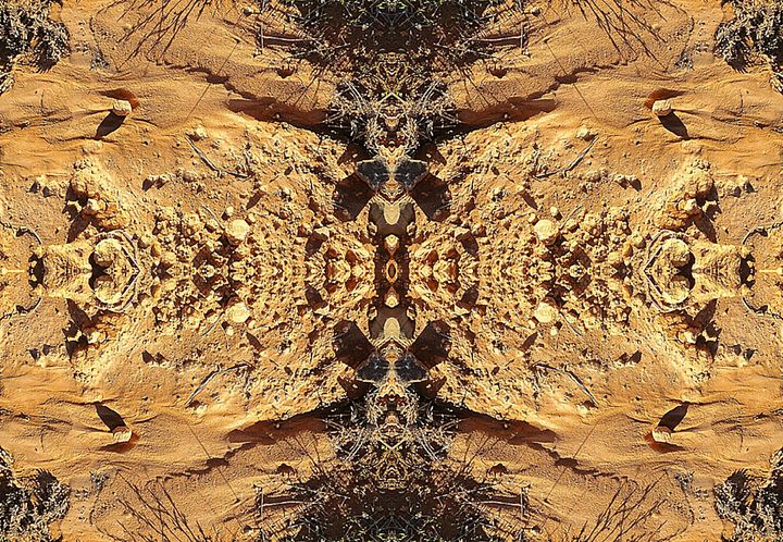 SherrieArtist's tweet photo. Art of the Day! "Crocodiles in the Sand". Buy at: https://t.co/EL44kXLisb https://t.co/bRlSJLi3DI