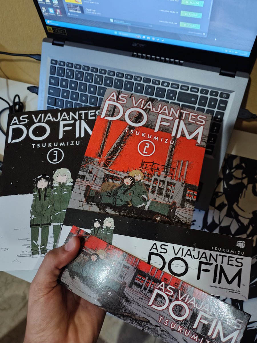 NsgahH17465's tweet photo. meu primeiro mangá original, comprei pela baú editora, slk os cara mandaram muito brinde, até poster eles mandaram! amei demais 😭 comprei o volume 2 e 3 da primeira leva, o volume 1 ainda ta em pré venda e ainda vai chegar

obrigado @baueditora  🫶 https://t.co/c9xdIwsnIT