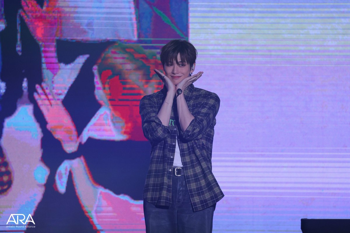 KangDaniel__TR's tweet photo. [📢] 강다니엘(KANGDANIEL) 2025 KANGDANIEL FAN CONCERT <RUNWAY : WALK TO DANIEL> Kamera Arkası

Daha fazlası için KANGDANIEL OFFICIAL PLATFORMUNA göz atın
🔗 https://t.co/Z1tpgQr1ZM

#강다니엘 #KANGDANIEL
#RUNWAY_WALKTODANIEL https://t.co/AhiiTZCk8V