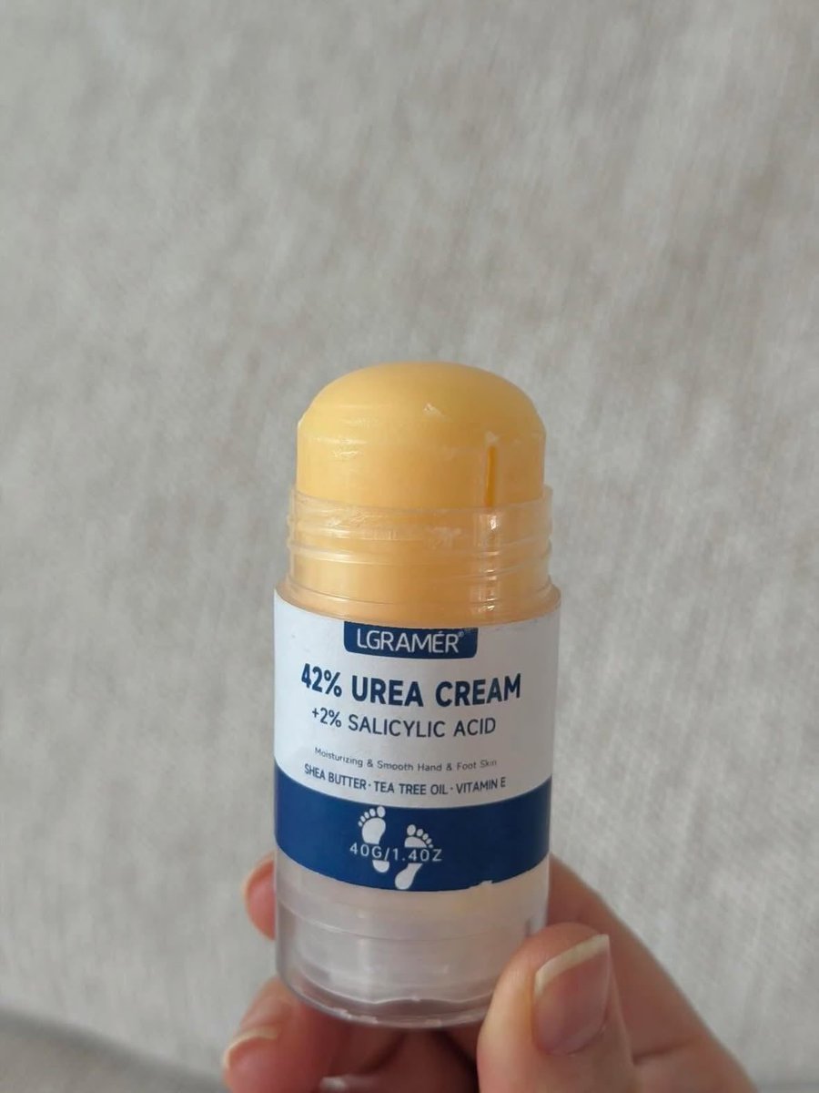 Kgadi_yaMoloto's tweet photo. Those who are struggling with rough  and dry feet, get this🤌 https://t.co/Kpr7dPeIzj