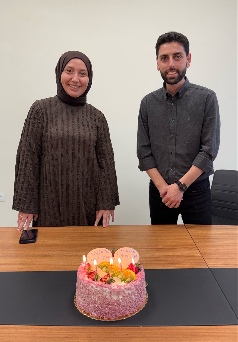 PDB_BARU's tweet photo. Başkanlığımızın kıymetli çalışanları Feray Koçaslan ile Ömer Kaplan’ın doğum günlerini birlikte kutladık. 
Güler yüzleri, emekleri ve çalışma arkadaşlıklarıyla kurumumuza değer katan değerli arkadaşlarımıza sağlık, mutluluk ve huzur dolu nice güzel yaşlar diliyoruz. 💙🎂 https://t.co/wd4rs4efXA