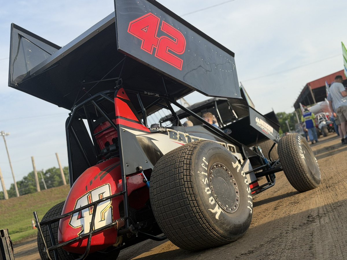KatieBattefeld's tweet photo. Grabbed a 4th place finish at @LincolnILSpdwy… had a fantastic time! Learned a lot, especially one piece of advice we should all remember when swerving into a lane that is not ours… DO BETTER. Gtfoh and stay home if you cant. https://t.co/6ZnqrI9v3s