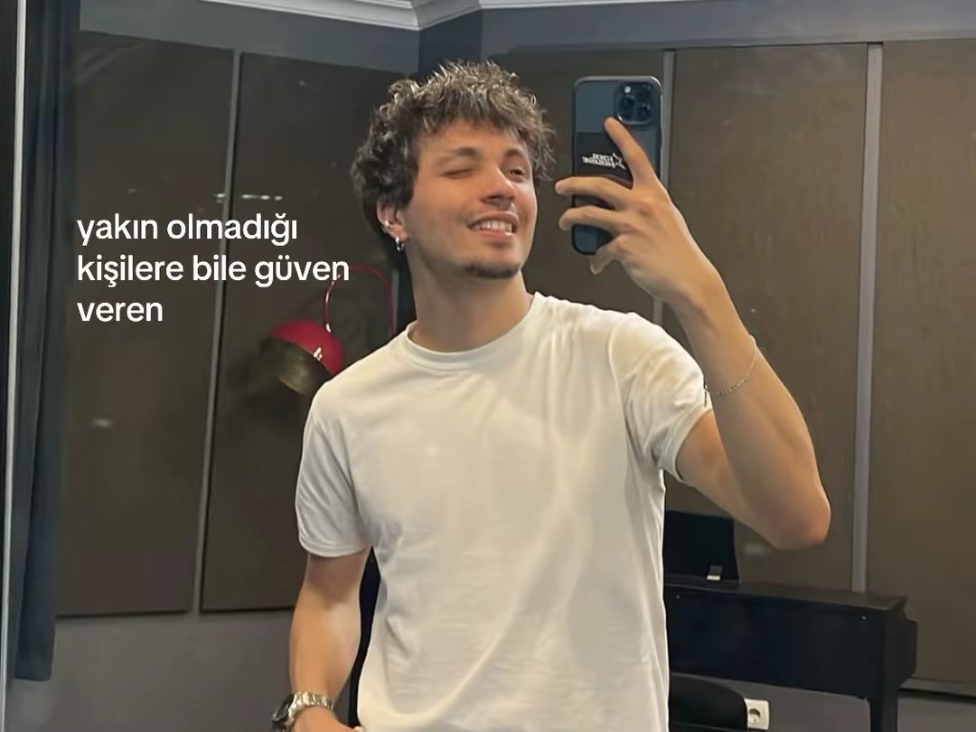ju🪽 tweet media