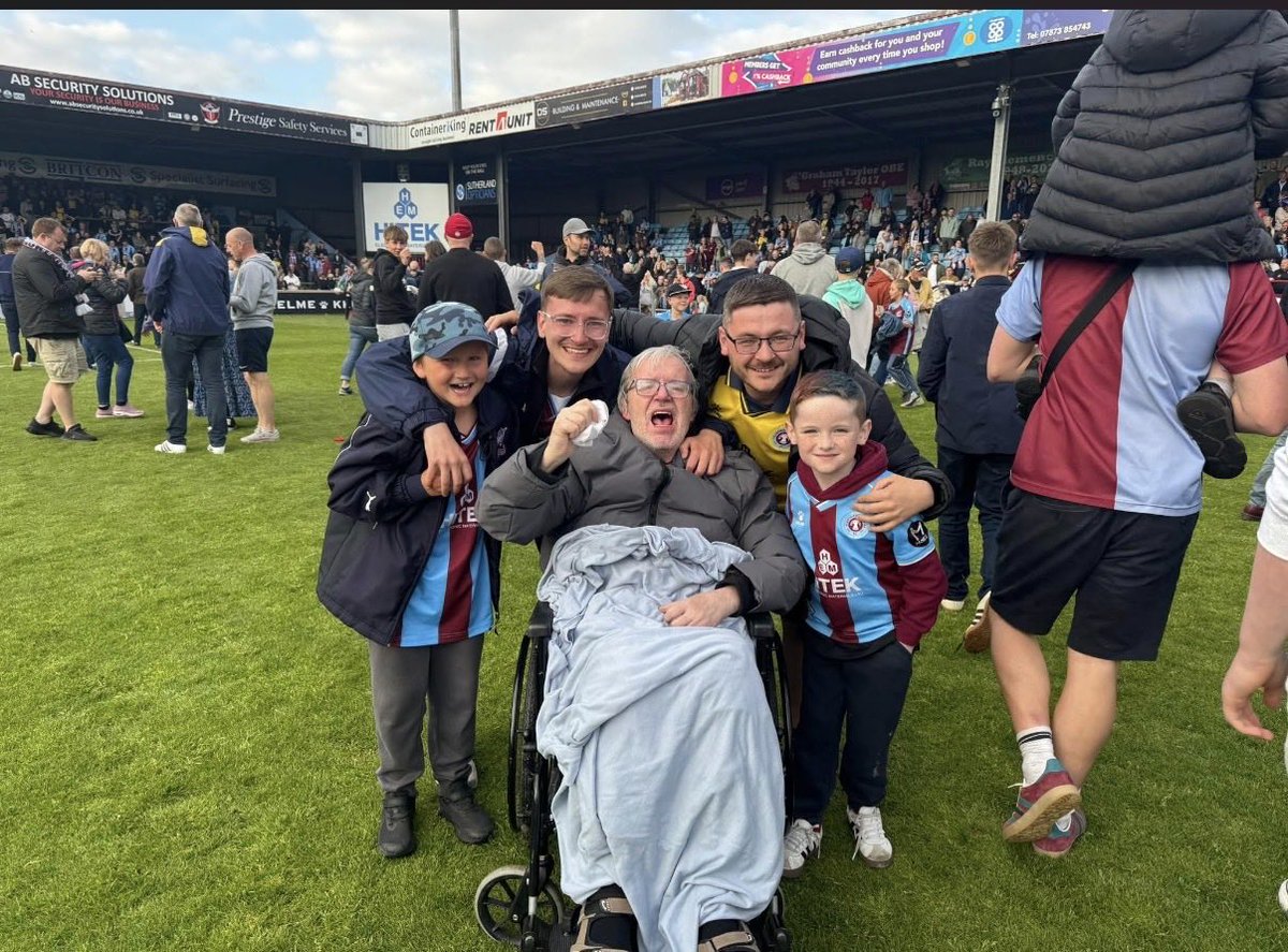 BenMaido's tweet photo. A whole year ago @SUFCOfficial 💜💙 https://t.co/TusPdTq7ig