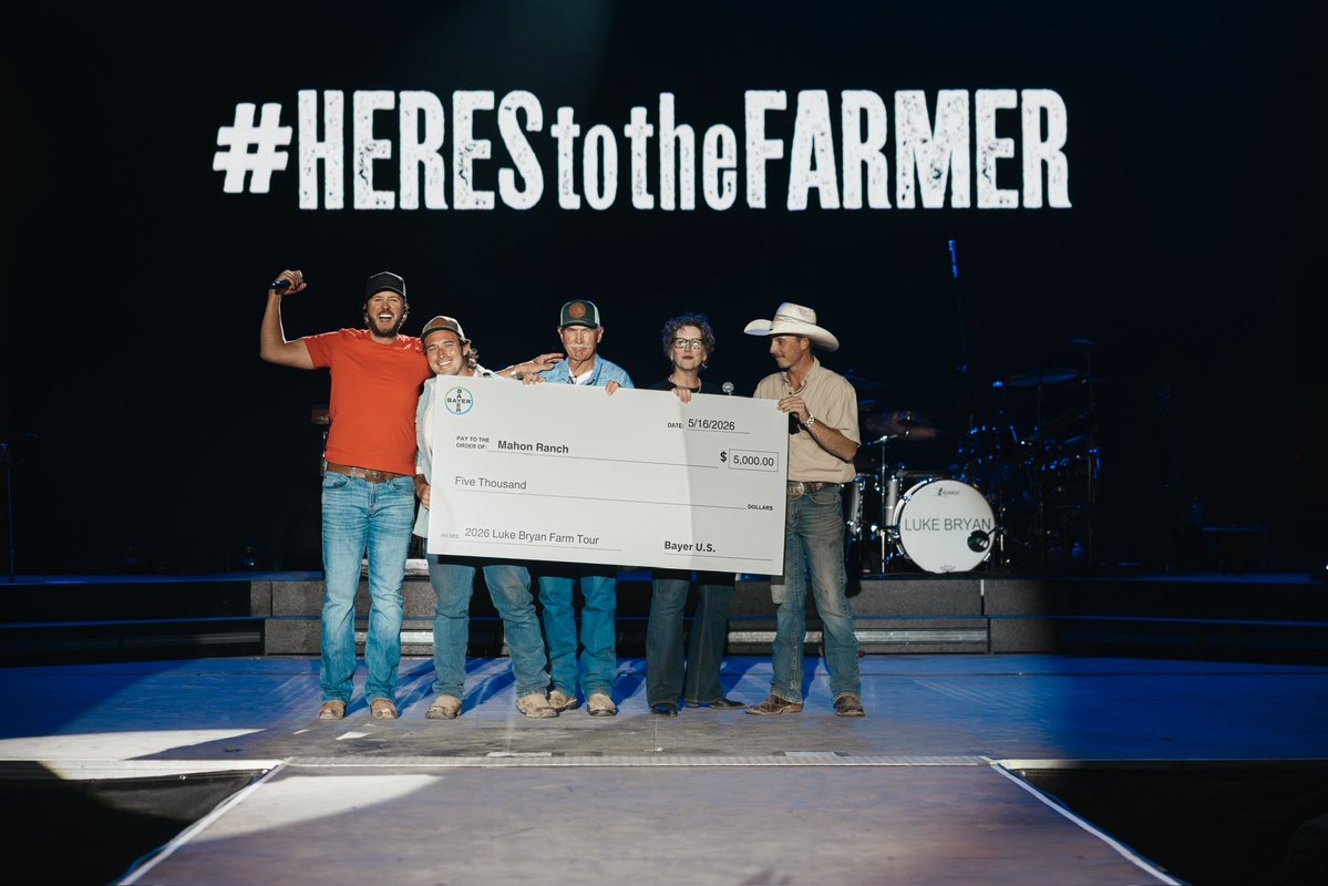 lukebryan's tweet photo. Y’all showed up, Elk Grove. Thanks for selling out this show and coming to party with us. Midwest, get your tickets on Thursday for the next round of #FarmTour2026 shows in the fall. #HeresToTheFarmer https://t.co/DCQV6KVBPt