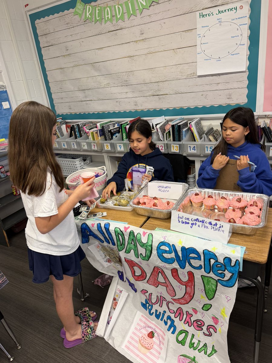 StarnesScholars's tweet photo. Economy day greatness!!! ⭐️ 

We had the best morning selling, buying, and running our own businesses!! 💵 

Now … to see how much profit was earned. 💜 @canyoncreekrisd 

#4thgradeROCKS
#RISDdreambig
@RichardsonISD https://t.co/yDX1v9qhjz