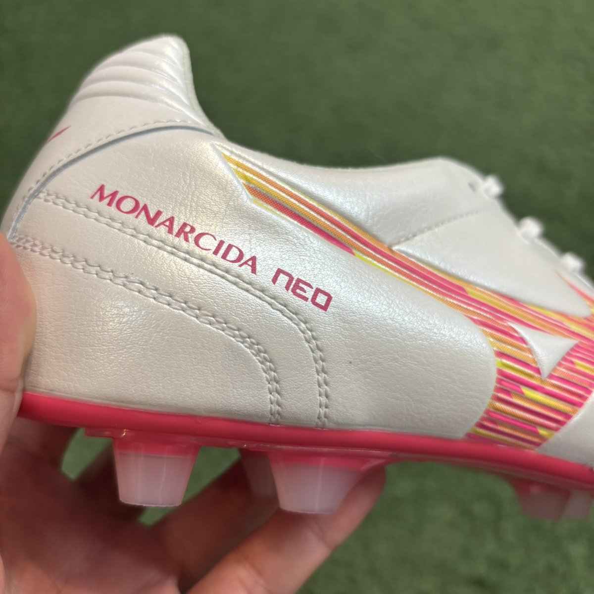 ㊙️再入荷情報 #MIZUNO より 予約時点で大人気だったBLAZING FLAIR