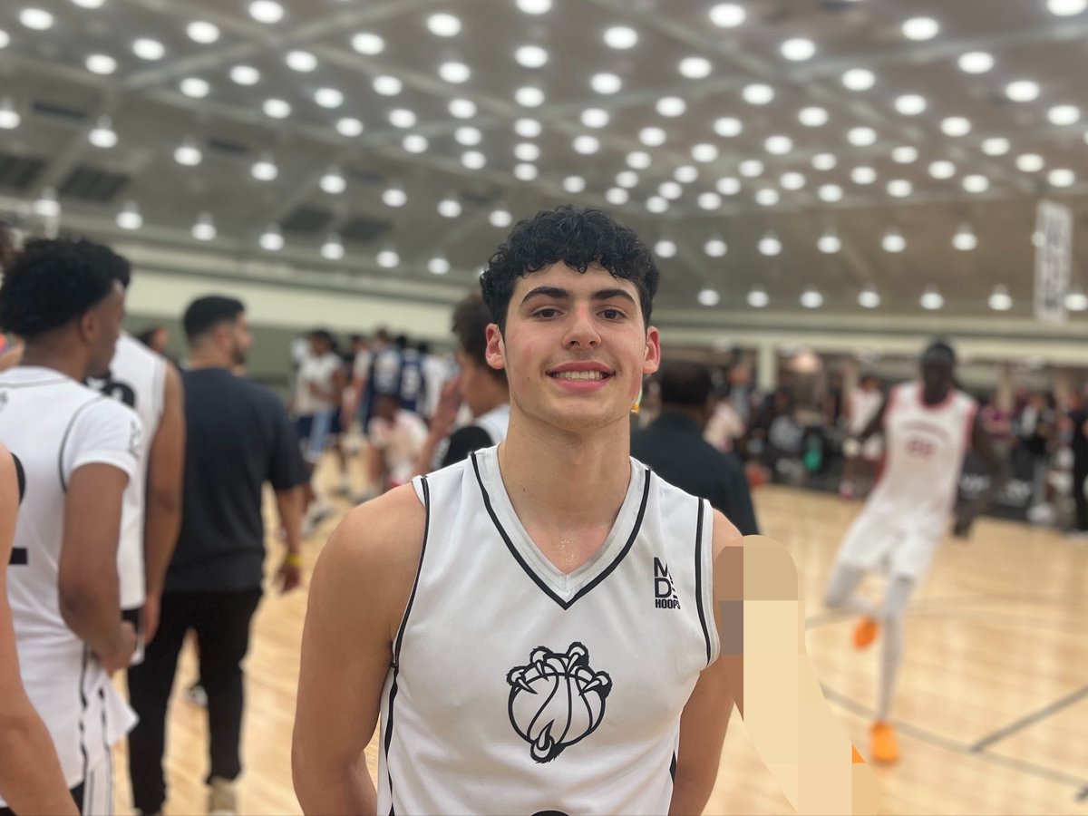 _TomKeller's tweet photo. ‘27 @MillburnBball (NJ)/@NJBeasts guard Chace Redler has received an offer from Marist, per source. 

Had a productive weekend @madehoops DMV Live showing that he can make shots at a high level. https://t.co/2Z4WEIfsHU