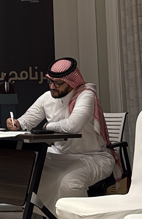 Moonlliights's tweet photo. سعدت بحضور ورشة ولقاء الأستاذ سلمان الأنصاري @Salansar1 
والاستماع لتجربته وخبراته.

ورشة ملهمة وثرية تركت أثرًا جميلًا ومعرفة قيمة. https://t.co/Dtx2PAfZnZ