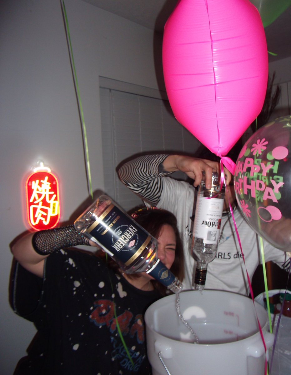chroniccryer's tweet photo. house parties aren’t dead btw https://t.co/GxrouUkh2C