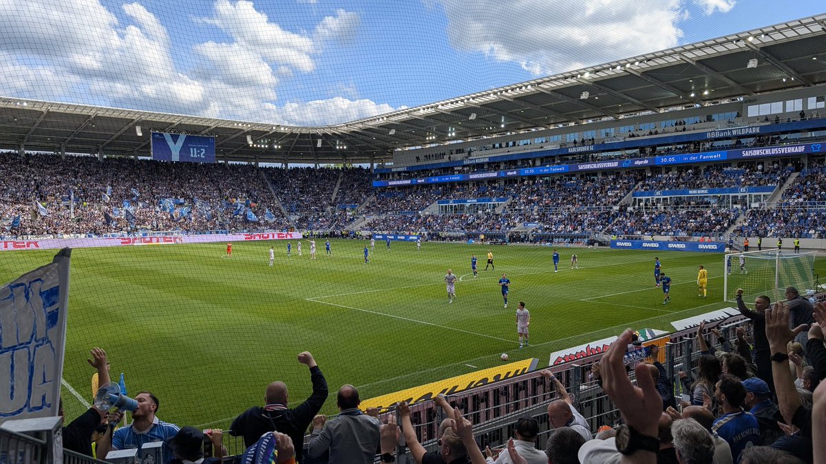 TheReal1ffs's tweet photo. Schönes, entspanntes Erlebnis gestern bei #KSCBOC ✌🏻 zum ersten Mal seit der Relegation (!) mal wieder einen Auswärtssieg von #meinVfL vor Ort gesehen, schon krass. https://t.co/BJcvkm6ImT