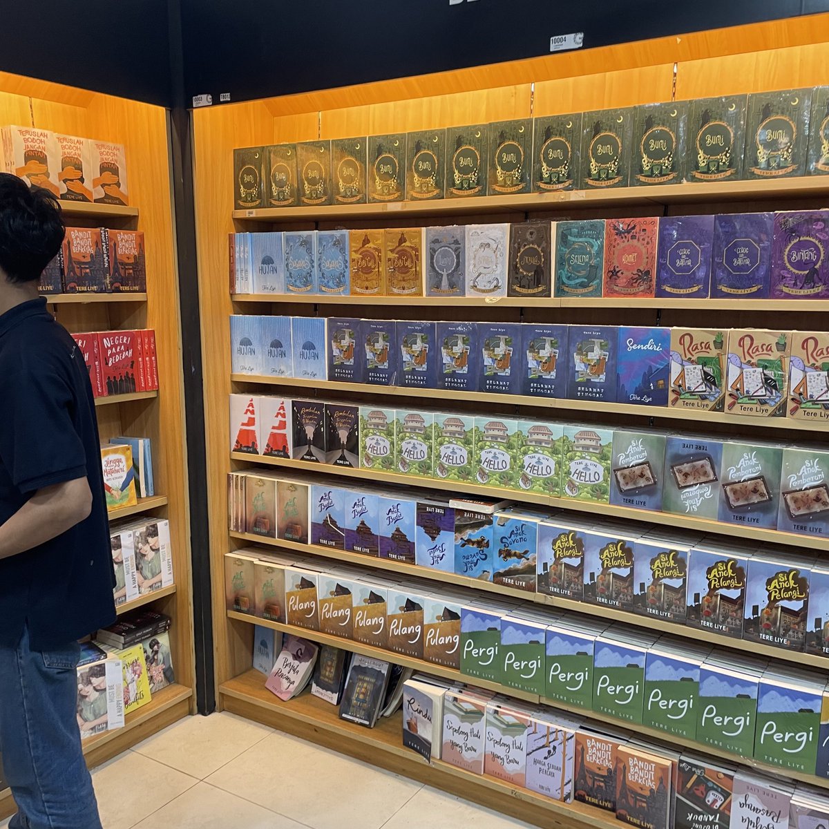 pallavva's tweet photo. ini yang ngedisplay pasti orangnya sama kan? https://t.co/q3AddkaouH