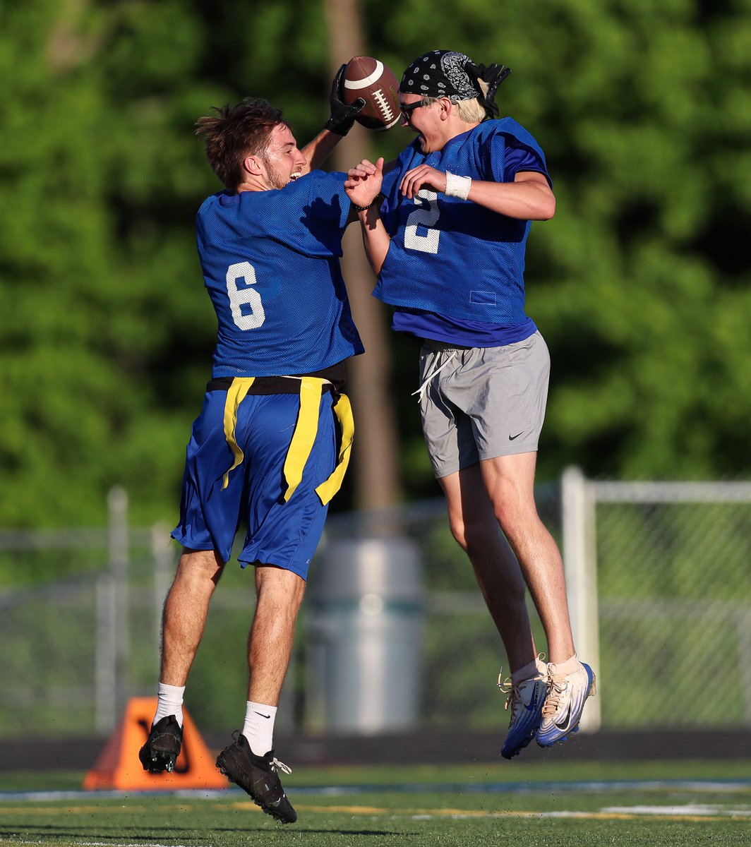 SFHS_Football's tweet photo. 🔵⚪️ https://t.co/5hrbvzZaJQ