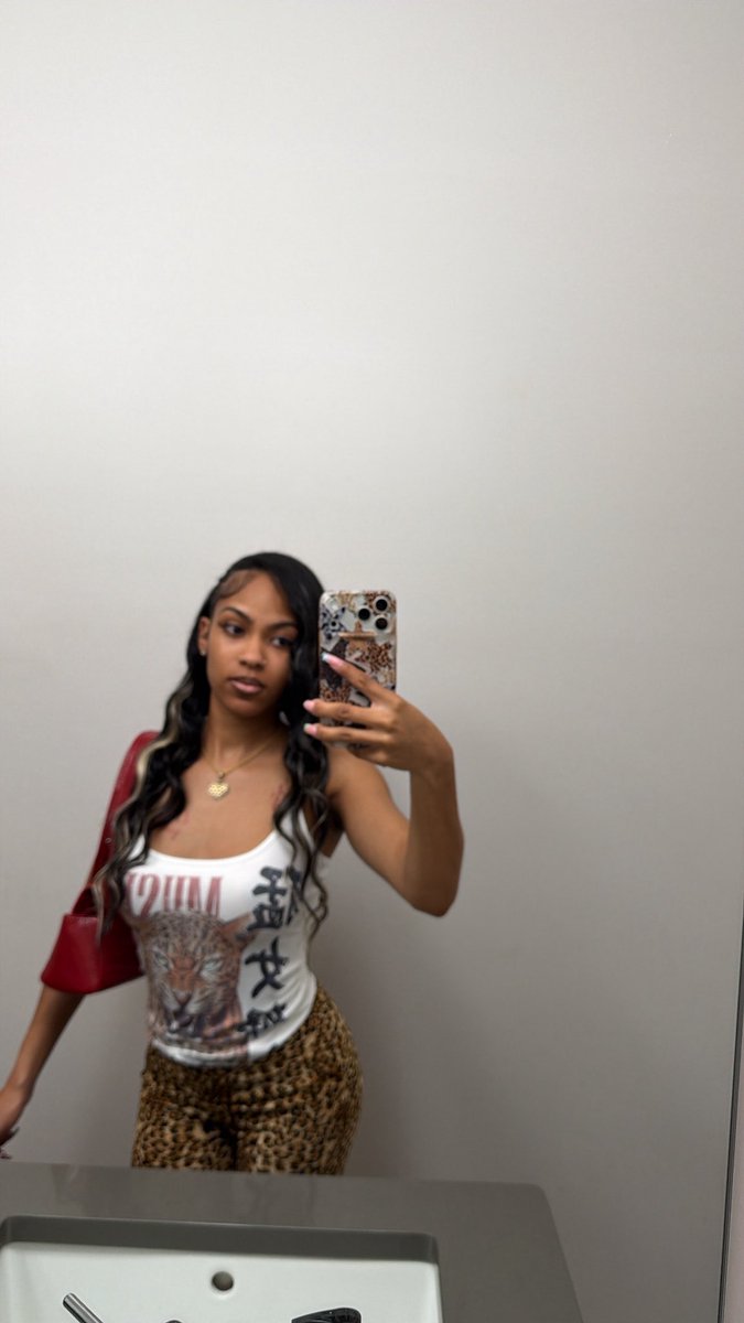 thetraprincess's tweet photo. 🐆🍒 https://t.co/pXeMtmDKwf