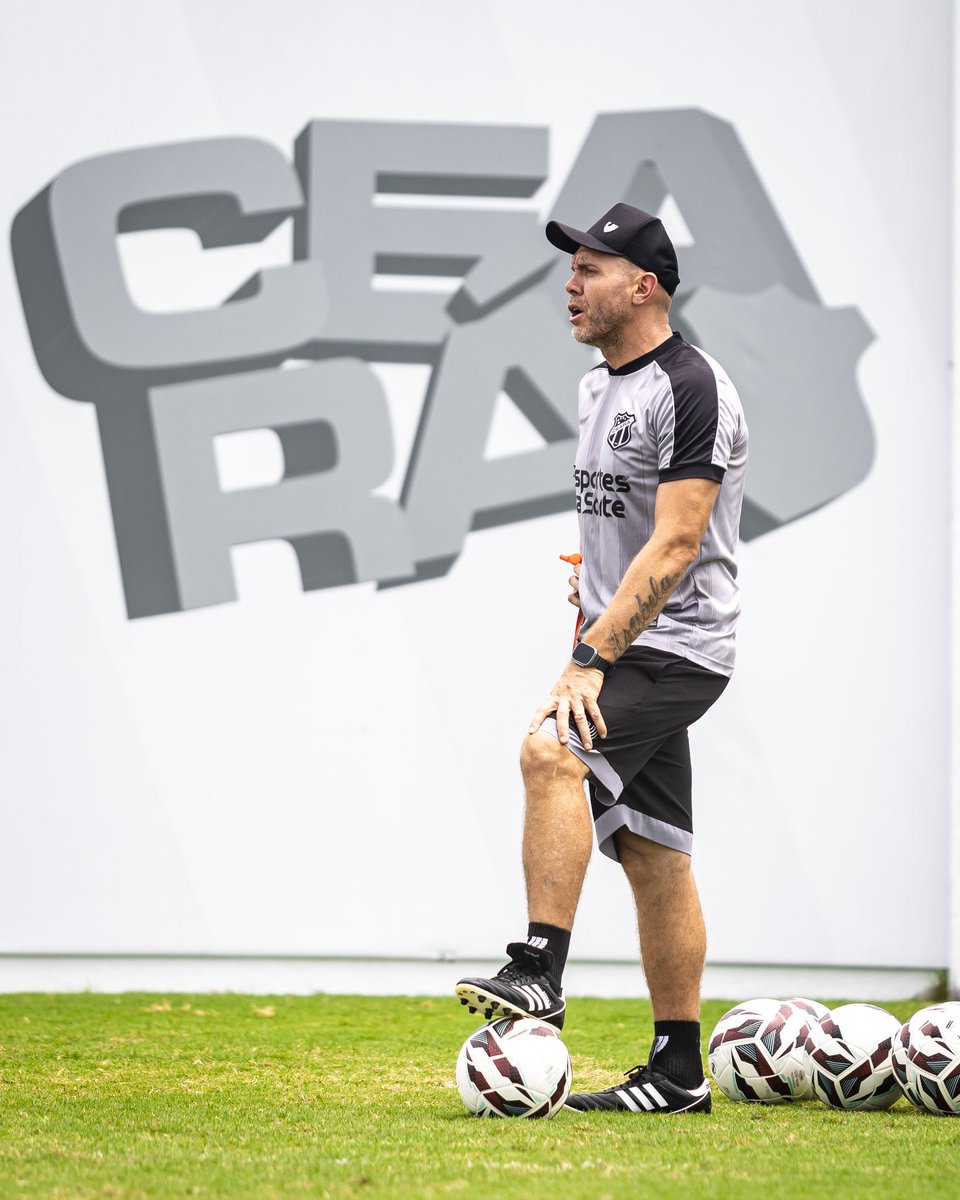 Menino Horácio tweet media