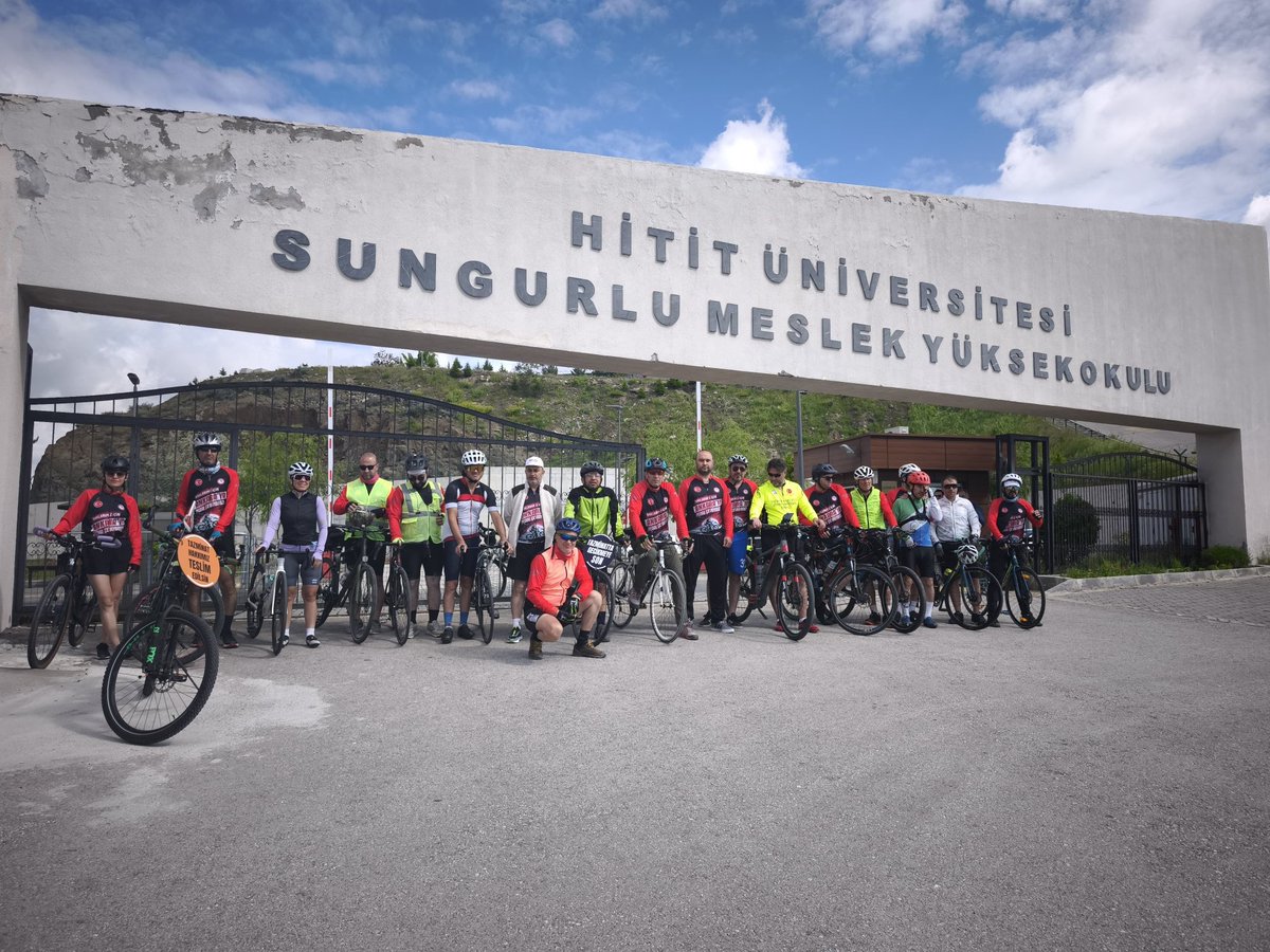 DurmuBARAN6's tweet photo. Samsun'dan Ankara'ya yükseköğretim tazminatı almak için pedal çevirdik. Yükseköğretim tazminatı artık idari personele de verilmelidir, adaletsizlik ortadan kaldırılmalıdır ...
#SamsundanAnkaraya https://t.co/aQzEzAXheN