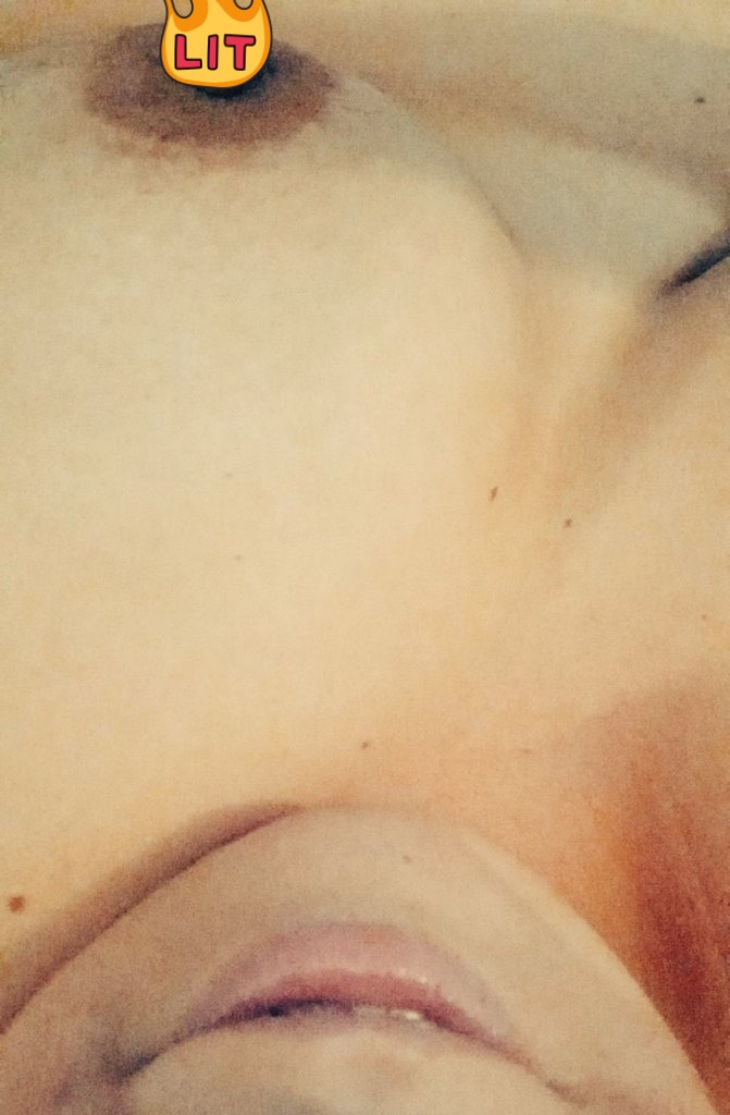Elizabeth_singl's tweet photo. Buenasssss🍈🍈... a comenzar con todo la semana 😘 quien quisiera probarlas ??? 🔥💦😈🤤 manden md y nos organizamos 👅🫦🔥🔥🔥🔥 https://t.co/ba9tDABRVB