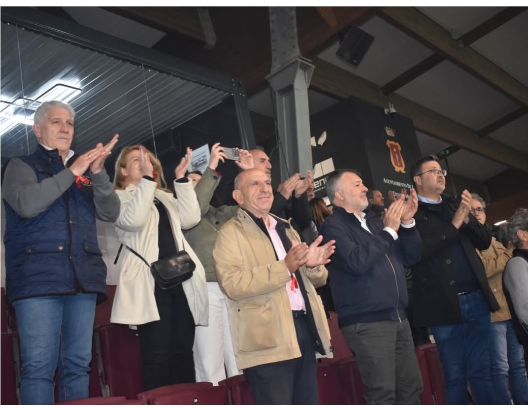 cava_javi's tweet photo. Impresionante La Fuensanta.
Partido típico de Playoff y un justo vencedor.
Ahora a preparar la final contra la Unión Deportiva Ourense.
Muchas gracias a la Directiva por vuestra atención.
El ascenso está muy cerca. https://t.co/Z0e1qyH3JS