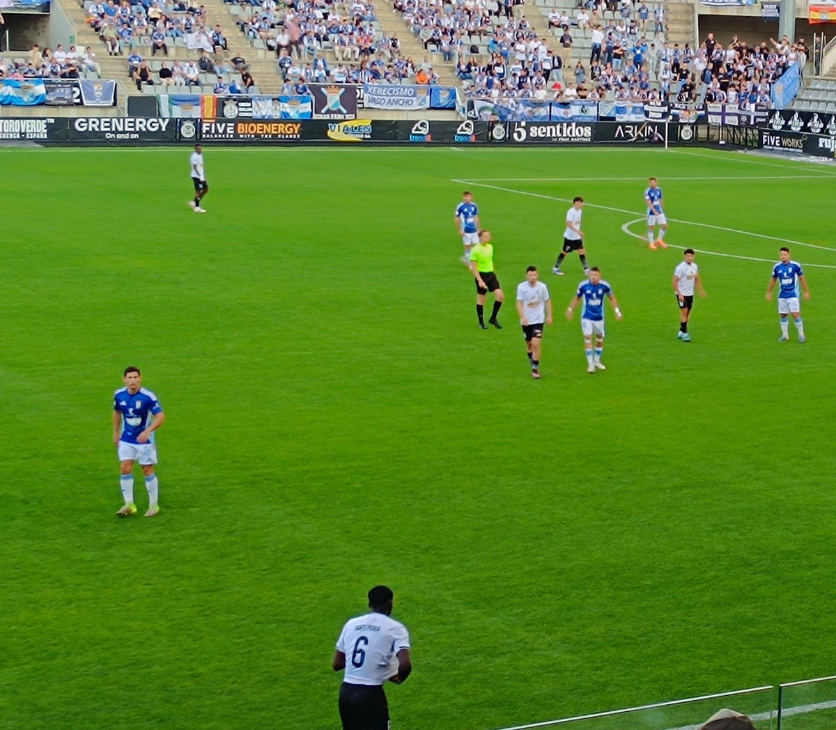 cava_javi's tweet photo. Impresionante La Fuensanta.
Partido típico de Playoff y un justo vencedor.
Ahora a preparar la final contra la Unión Deportiva Ourense.
Muchas gracias a la Directiva por vuestra atención.
El ascenso está muy cerca. https://t.co/Z0e1qyH3JS