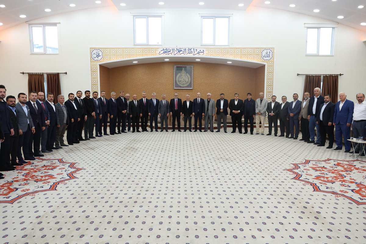 TCkahramanmaras's tweet photo. Valimiz Mükerrem Ünlüer, 64. Hükümet Kültür ve Turizm Bakanı Mahir Ünal, protokol üyeleri ve STK temsilcilerinin katılımıyla “Eğitime Destek Platformu” toplantısı düzenlendi.

Toplantıda eğitim alanındaki çalışmalar, öğrencilerin akademik ve sosyal gelişimine yönelik destekler ile kurumlar arası iş birliği ele alındı.