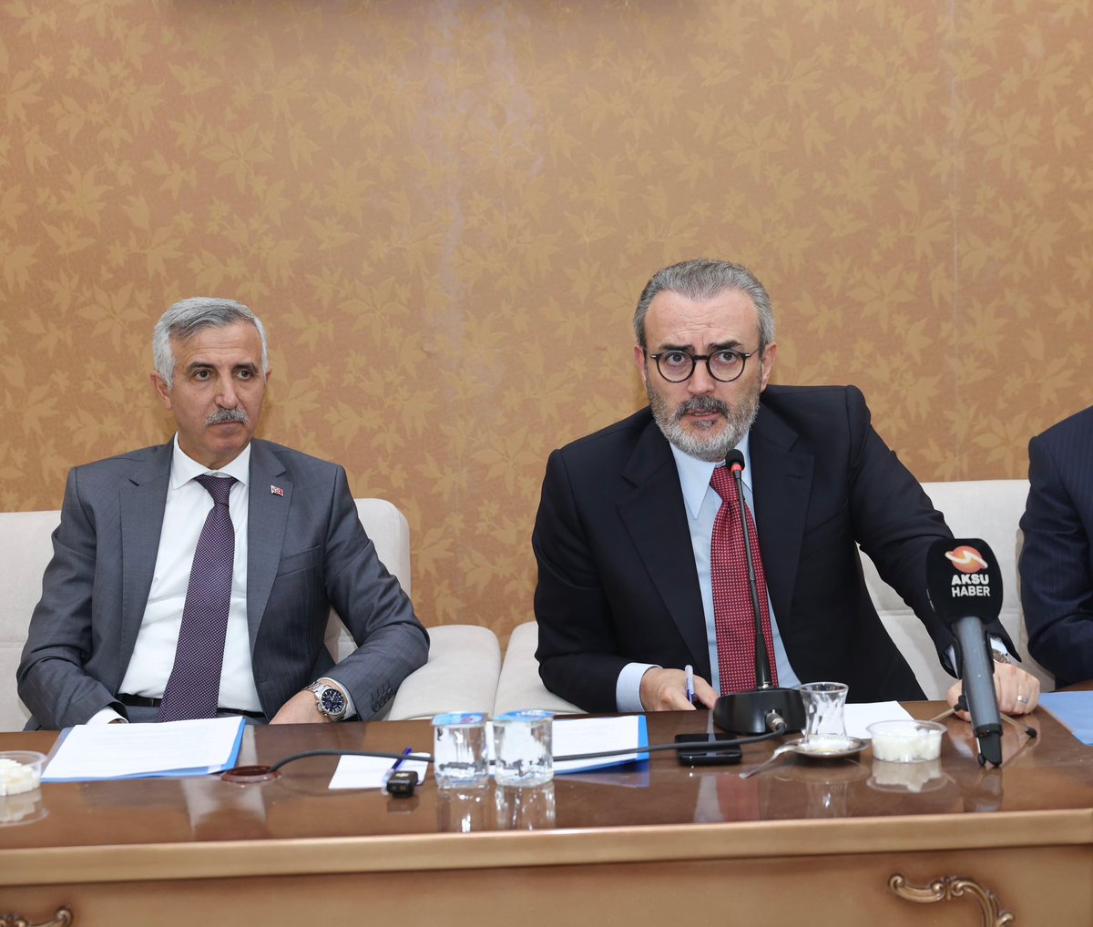 TCkahramanmaras's tweet photo. Valimiz Mükerrem Ünlüer, 64. Hükümet Kültür ve Turizm Bakanı Mahir Ünal, protokol üyeleri ve STK temsilcilerinin katılımıyla “Eğitime Destek Platformu” toplantısı düzenlendi.

Toplantıda eğitim alanındaki çalışmalar, öğrencilerin akademik ve sosyal gelişimine yönelik destekler ile kurumlar arası iş birliği ele alındı.