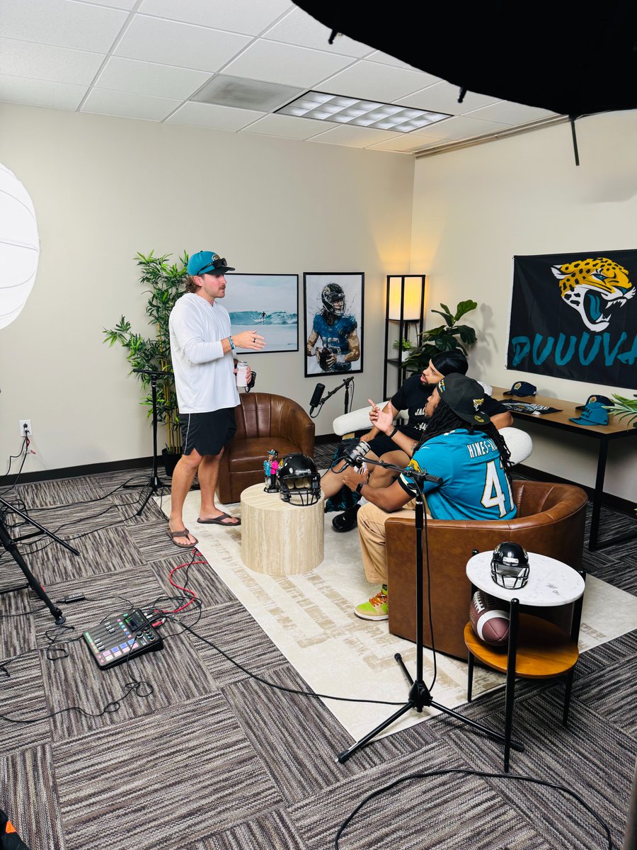 BoldCityMedia's tweet photo. The Jungle Beat #27 - Jaguars Schedule Release coming soon!!!! 🔜🐆🌴 #DUUUVAL  @Conniefootball @FlashTheSamurai @chilltakes_ @Happyhoursprts https://t.co/fknvYsqS40