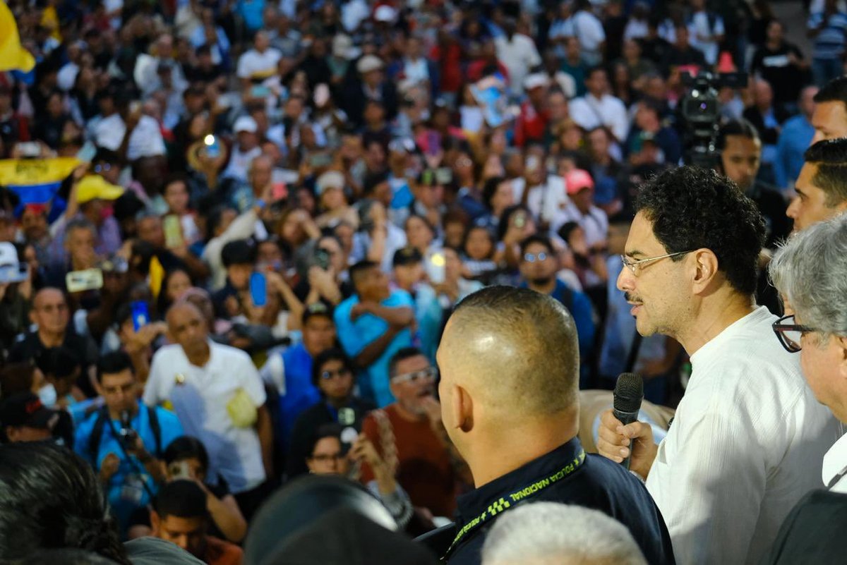DoloresdelVal16's tweet photo. @sandra_chindoy @aida_quilcue Solo el pueblo salva al pueblo,apoyando a su líder. https://t.co/Rpw3xLTlia @Indepaz @elitoreal1 @EcosdelCombeima @ElMundoMedellin @eleccionescolom @DatosAme24 @EltrinoCo @germanvilla02 @GloriaCuartas @Gustavo18564337 @heidy_up @henaoherrera @Inefable_4444 #PoderConstituyente https://t.co/wm0FfhvTfg