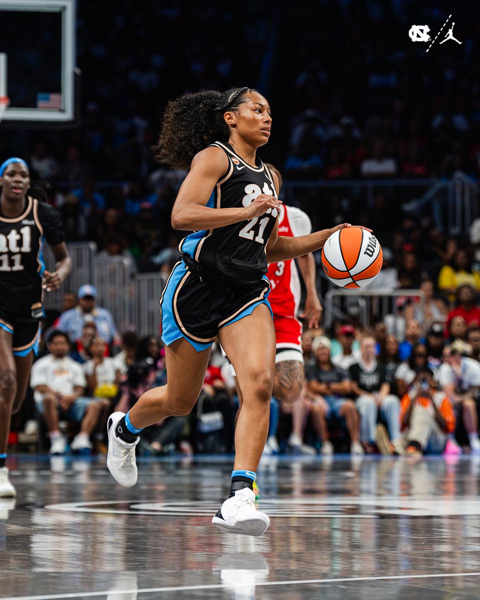 uncwbb's tweet photo. Living Her 𝘿𝙍𝙀𝘼𝙈. https://t.co/Y2T4gMPnna