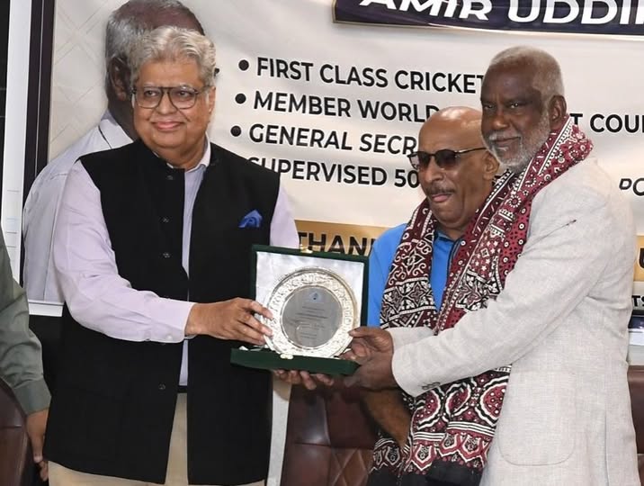 PPDCAOfficial's tweet photo. Honoring 'Silent Heroes' of game. 
Special thanks to Abdul Majid Bhatti for speaking at the retirement ceremony of Amiruddin Ansari. As a veteran journalist, his words on Ansari Sahab’s integrity and discipline perfectly captured the legacy of a man who served Pakistan cricket. https://t.co/cKG1yP2m8O