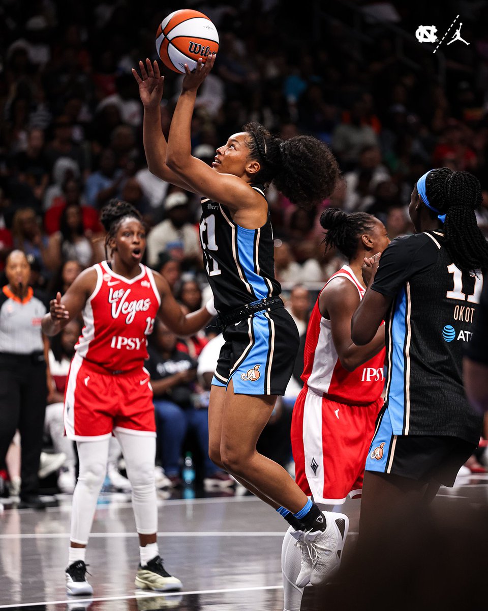 uncwbb's tweet photo. Living Her 𝘿𝙍𝙀𝘼𝙈. https://t.co/Y2T4gMPnna