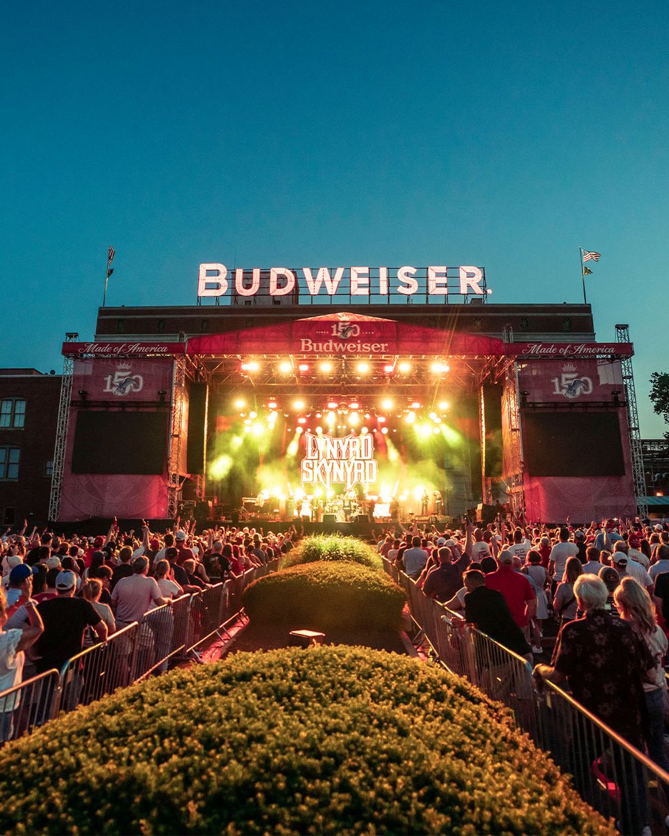 Budweiser tweet media