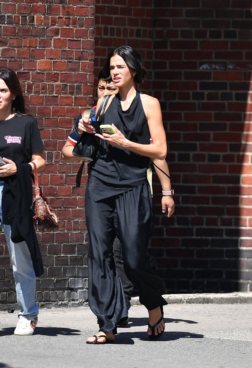 Bruna Marquezine Media tweet media