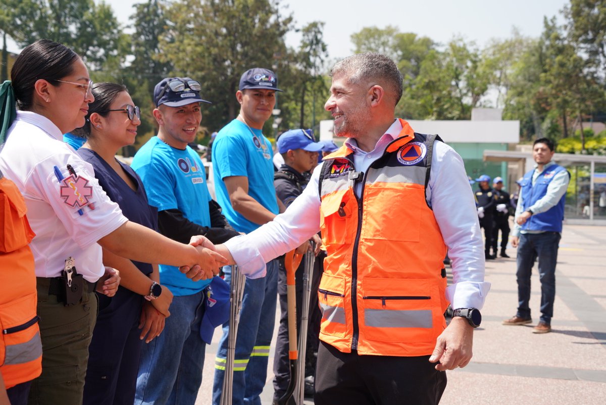 mauriciotabe's tweet photo. Como cada año, en Miguel Hidalgo ya arrancó el #OperativoTormenta⛈️

Tendremos monitoreo 24/7, personal y equipo para atención inmediata y así, responder ante lluvias intensas. 

Necesitamos de tu colaboración para no tirar basura, esto ayuda a evitar inundaciones. https://t.co/JbseXOuF0m