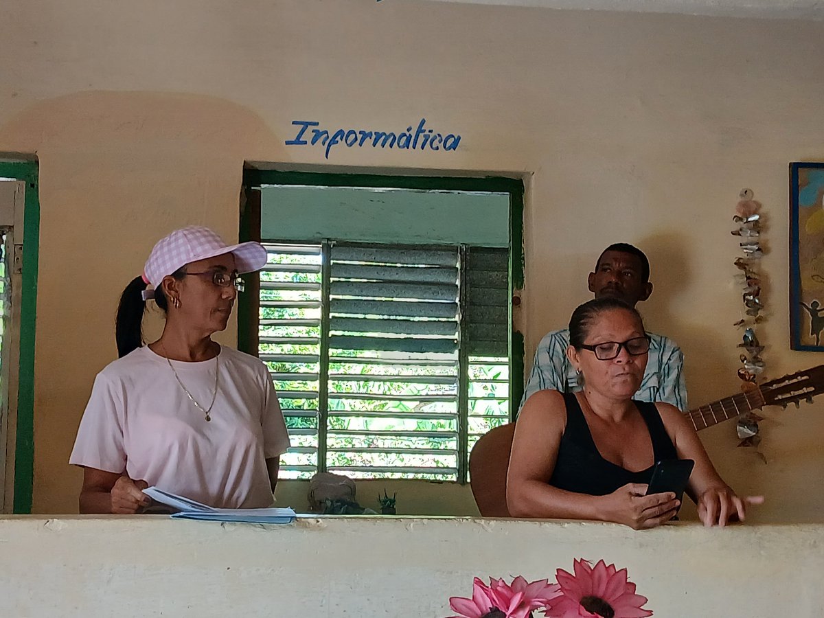 CasaPilon54874's tweet photo. Se realizó la reunión de puntualización con el objetivo de organizar y coordinar las actividades previstas para la semana, reafirmando el compromiso de continuar impulsando el trabajo cultural y comunitario con responsabilidad y dedicación.
#CasaCultura #CulturaPilón https://t.co/MWkxCVm5gr