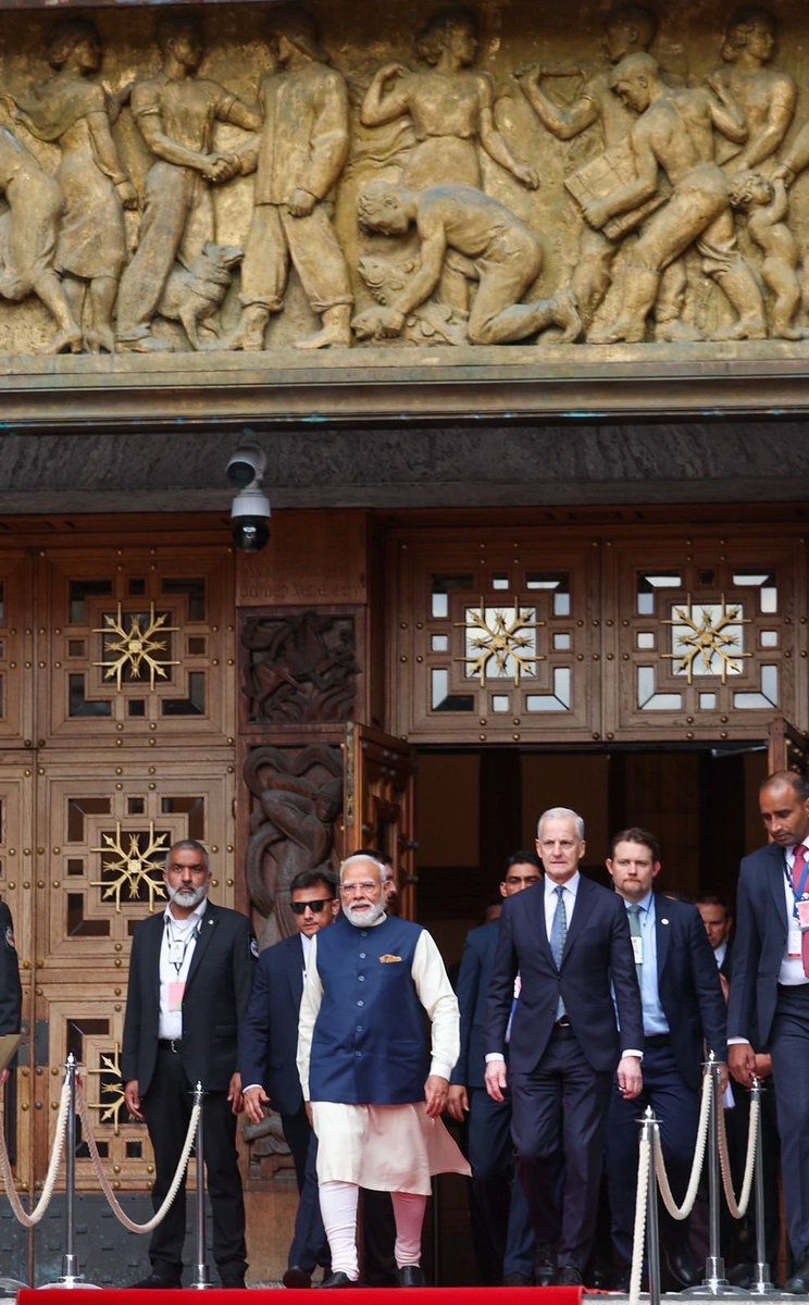 Narendra Modi tweet media