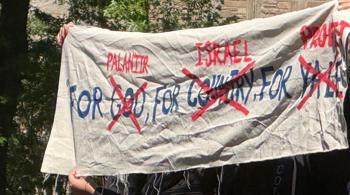 NetanelCrispe's tweet photo. Yale University graduation interrupted by pro-Palestinian protests for the third year in a row. https://t.co/5eZ3154dSZ