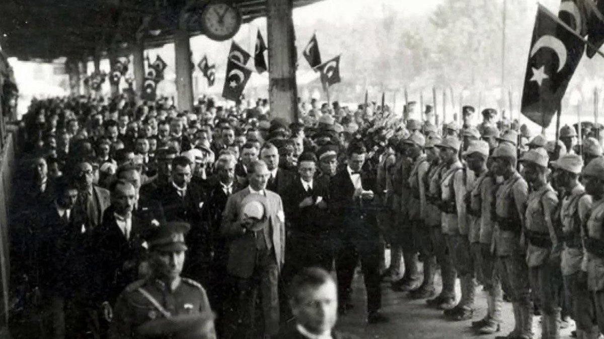 etginlik's tweet photo. Geçmişteki 19 Mayıs kutlamaları: https://t.co/PqDVMSEI8s