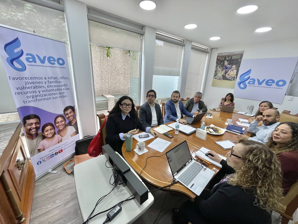 fundacionfaveo's tweet photo. Gracias Alfonso Alfaro, Ana Paola Horta, Román Gutiérrez, Silvia Ema Roldán, Tamara Bueno de @Kuri_Brena_, por su apoyo pro bono y la capacitación brindada a nuestro equipo.

Su compromiso fortalece nuestra cultura de transparencia y responsabilidad institucional. 

#SomosFaveo https://t.co/dS6zE9ei6M