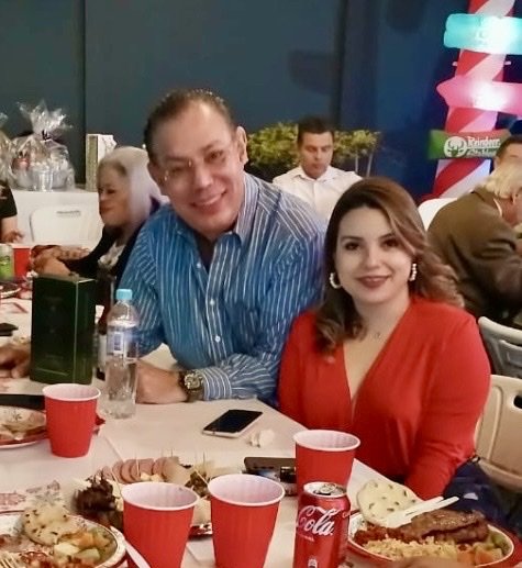 BtCe02's tweet photo. El romance más caro MIGRA
Querido Hellsalvador, les presentamos el romance más caro que tiene el gobierno y que es pagado por nuestros impuestos, se trata de Ricardo Cucalon y Rocío Pinto. Donde Pinto ha hecho y deshecho a su antojo con el dinero de @migracion_sv, pero... Por qué https://t.co/PbVCQcGeOM