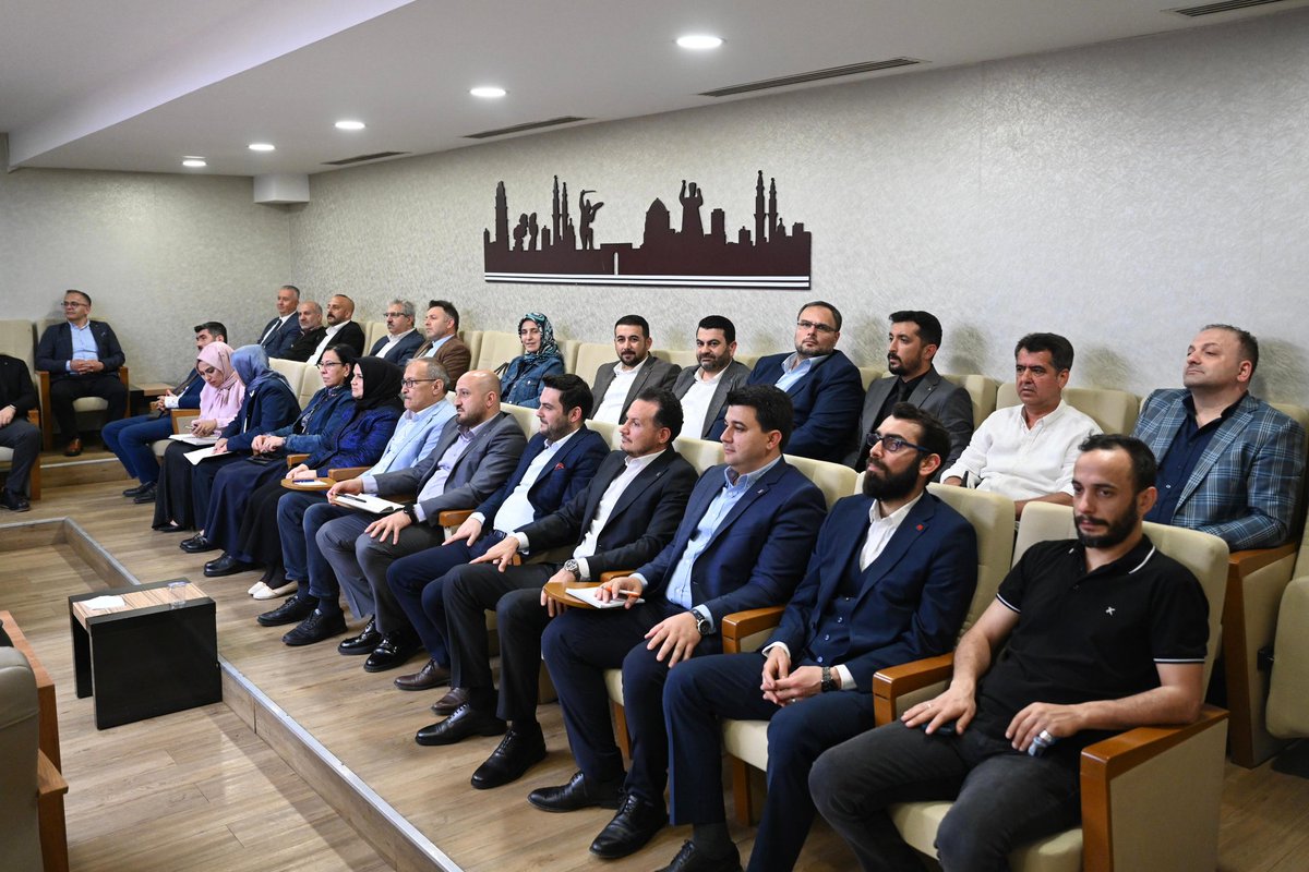 akpartibrs's tweet photo. Haftalık Olağan Yönetim Kurulu Toplantımızı İl Başkanımız Sayın Davut Gürkan başkanlığında, Milletvekilimiz Sayın Ayhan Salman'ın katılımıyla gerçekleştirdik.

@davutgurkan 
@ayhan_salman https://t.co/zBg8gDihuL
