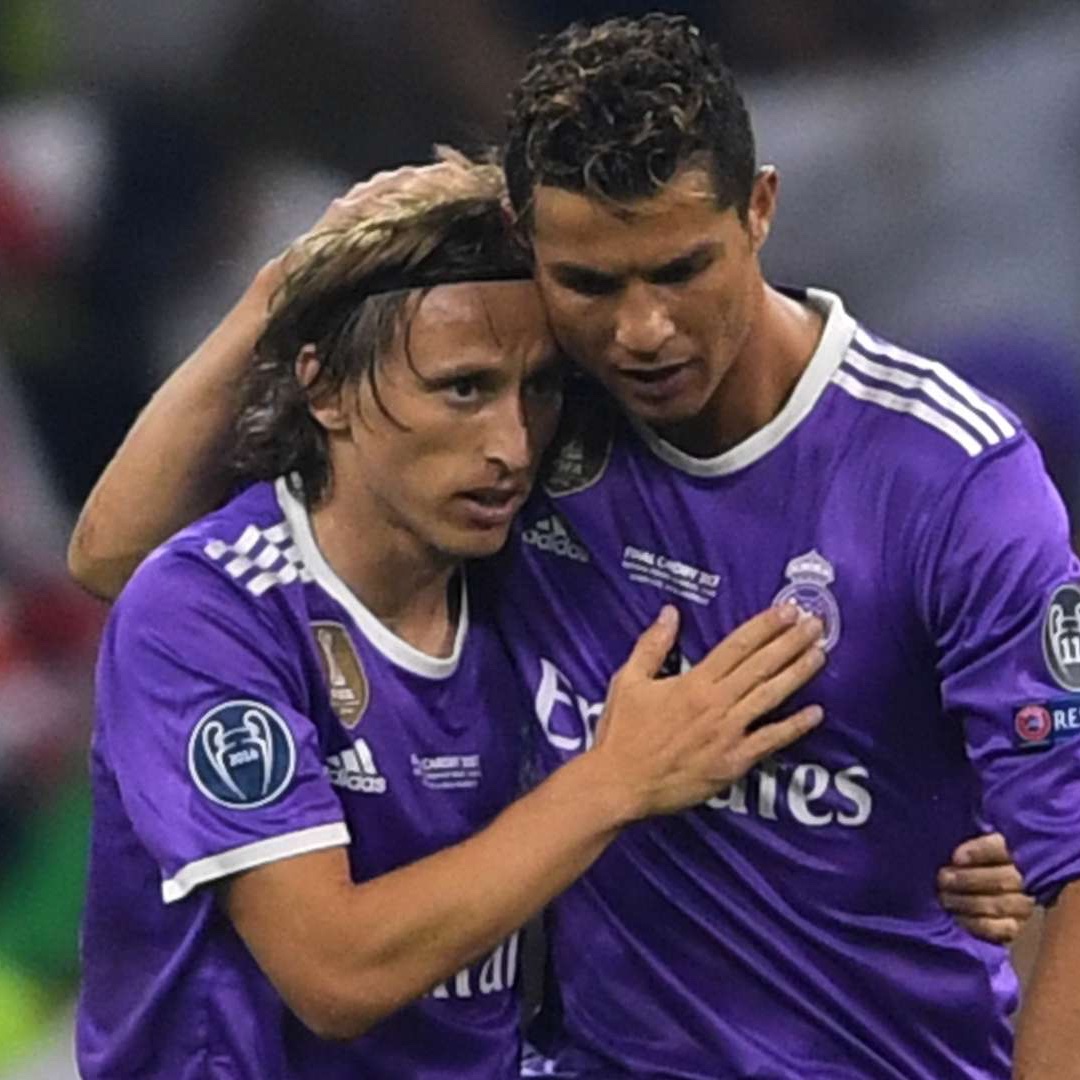 MadridXtra's tweet photo. 🗣️ Eden Hazard: “I didn’t want to take Cristiano’s #7 at the beginning.

I wanted to take Modrić’s #10. I thought he was going to tell me to take it, but he didn’t (laughs).” @canalplus https://t.co/ge2eqqx6if